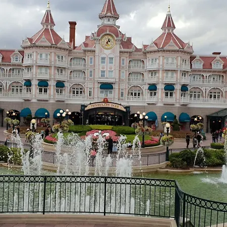 *spacious Disneyland Paris* Daire