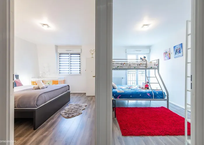 *spacious Disneyland Paris* דירה