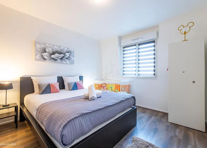 *spacious Disneyland Paris*