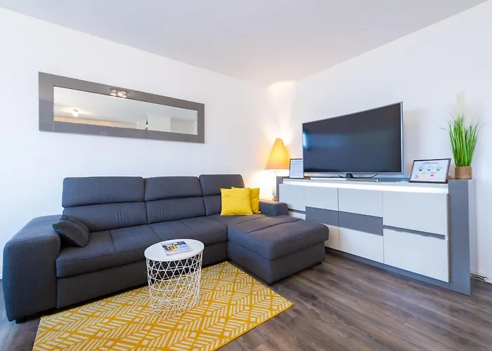 *spacious Disneyland Paris* * סאריס
