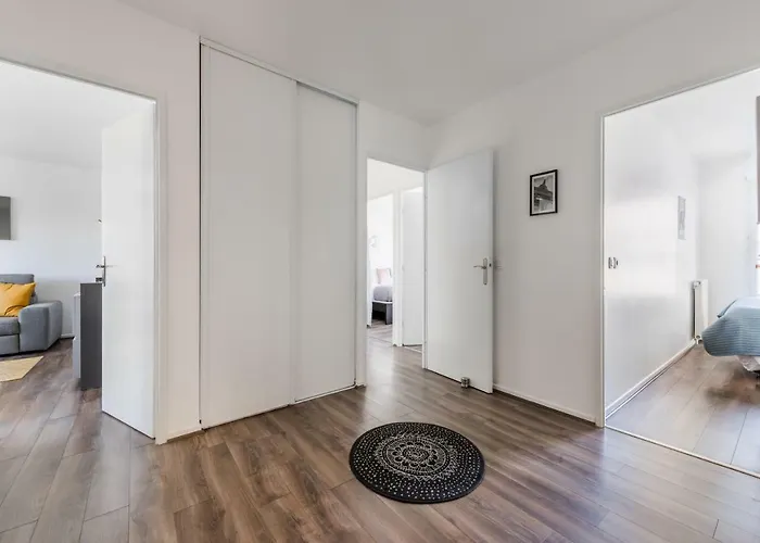 *spacious Disneyland Paris* סאריס